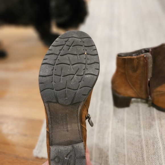 Size 7 Bootie - Picture 5 of 6